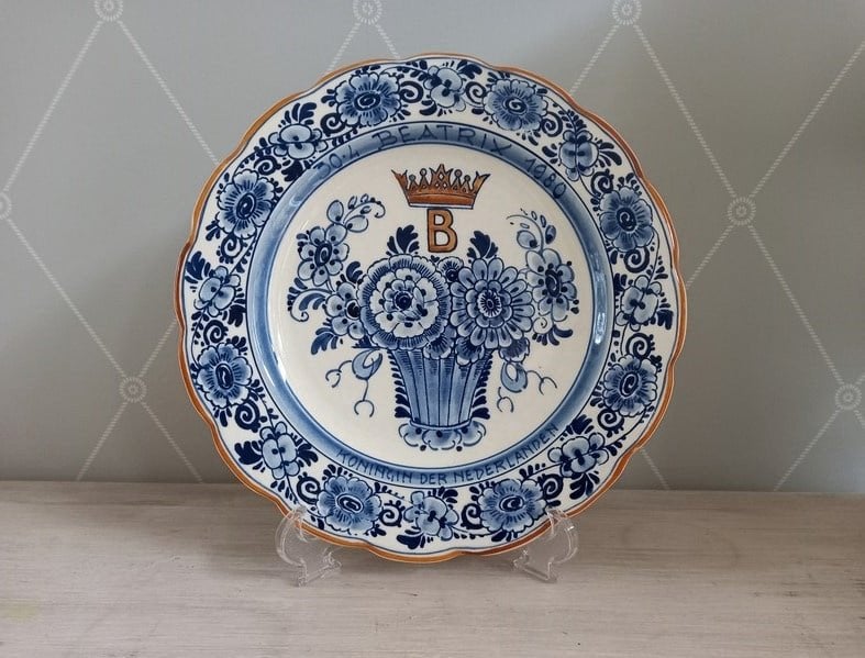 Herinneringsbord kroning koningin Beatrix, Verzamelen, Koninklijk Huis en Royalty, Verzenden, Kaart, Foto of Prent