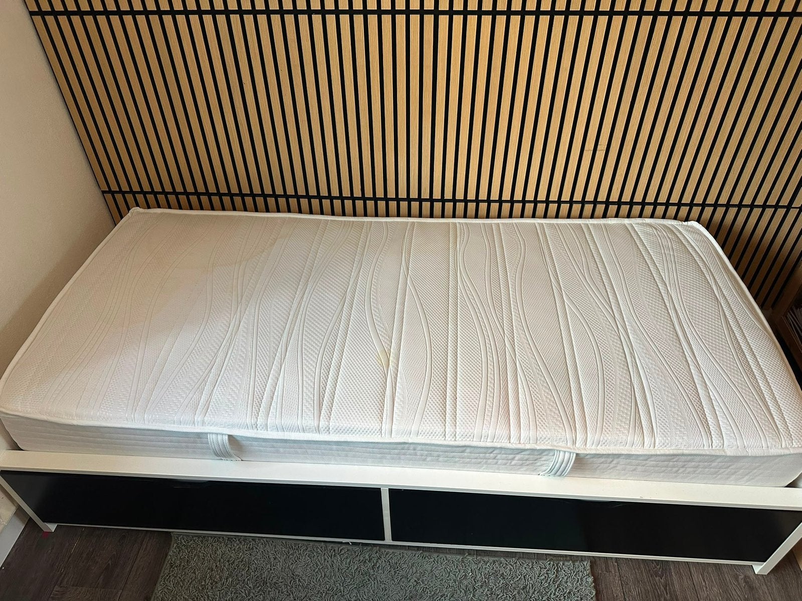 Ikea malm bed 90x200 incl 2 bedlades en matras, Ophalen, Zo goed als nieuw, Eenpersoons, 90 cm