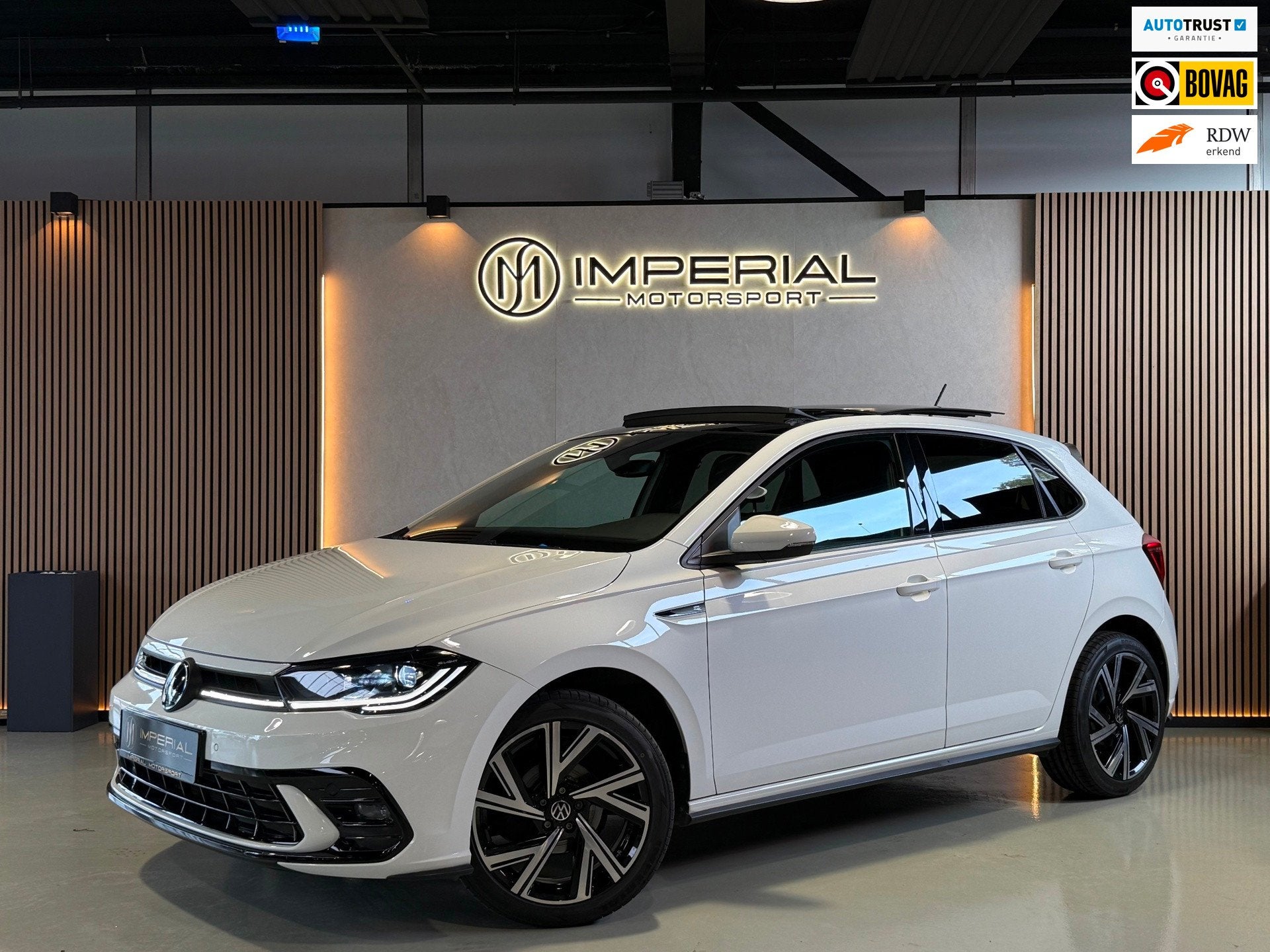 Volkswagen Polo 1.0 TSI R-Line Pano|Sfeer|IQ-light|Cam, Dealer onderhouden, Gebruikt, Zwart, Wit
