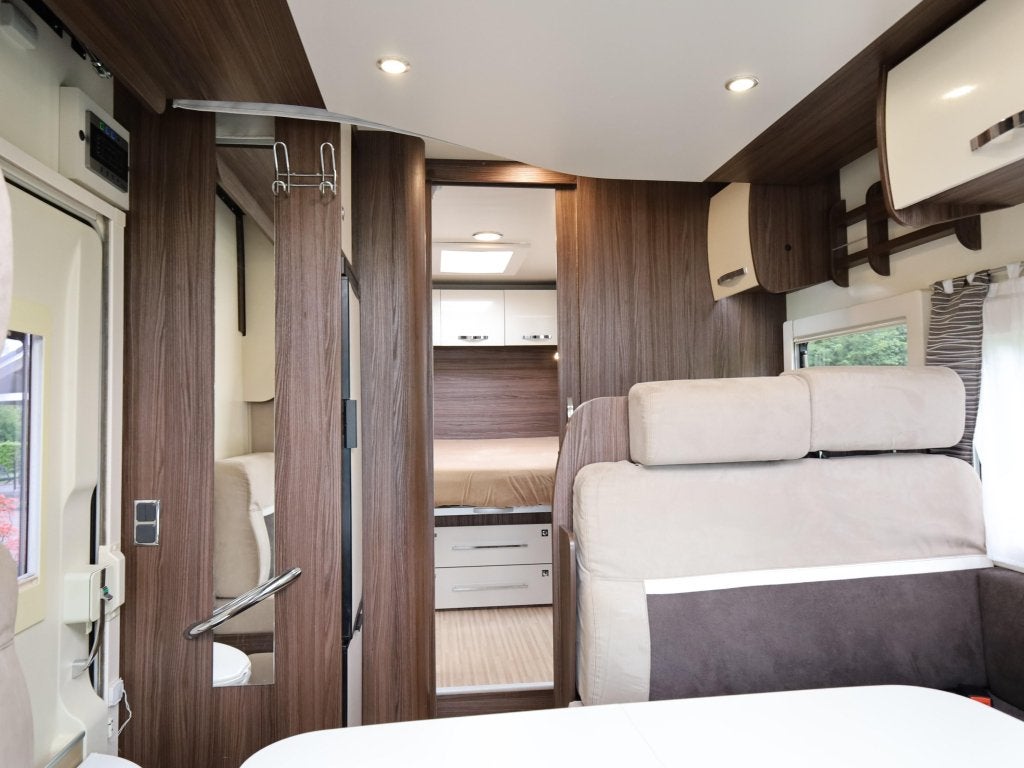 Benimar Tessoro 495 QUEENSBED + HEFBED, Niet ingevuld, Koelkast, Ringverwarming, Luifel