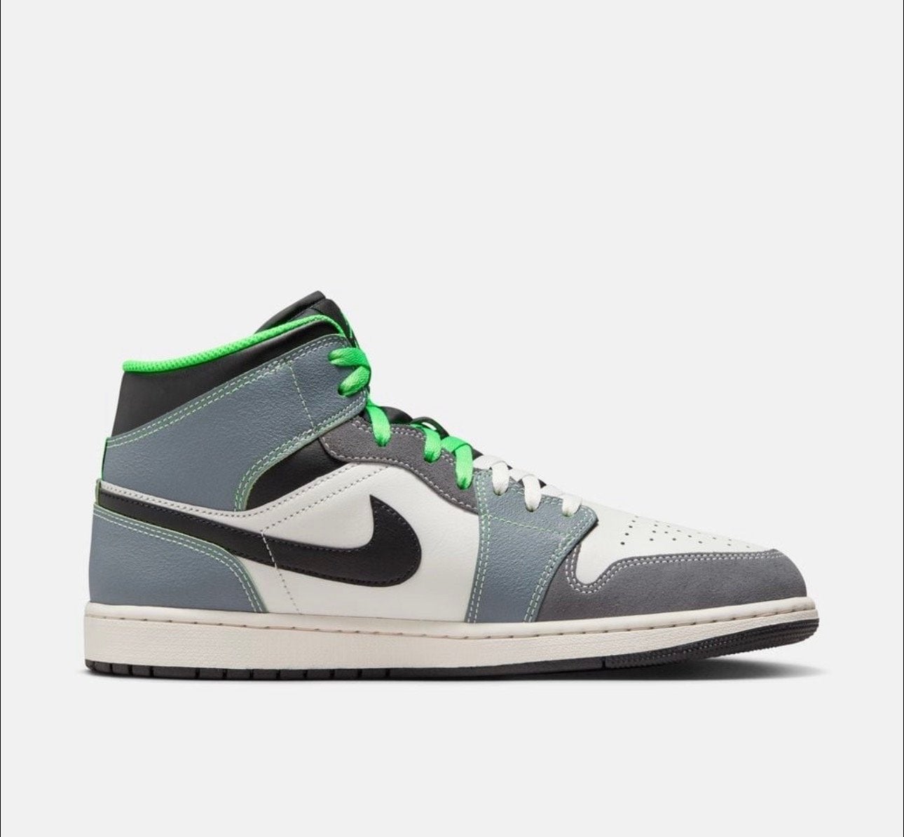 Nike Air Jordan 1 Mid - Casa 93 Seine-Saint-Denis, Overige kleuren, Nieuw, Ophalen of Verzenden, Sneakers of Gympen