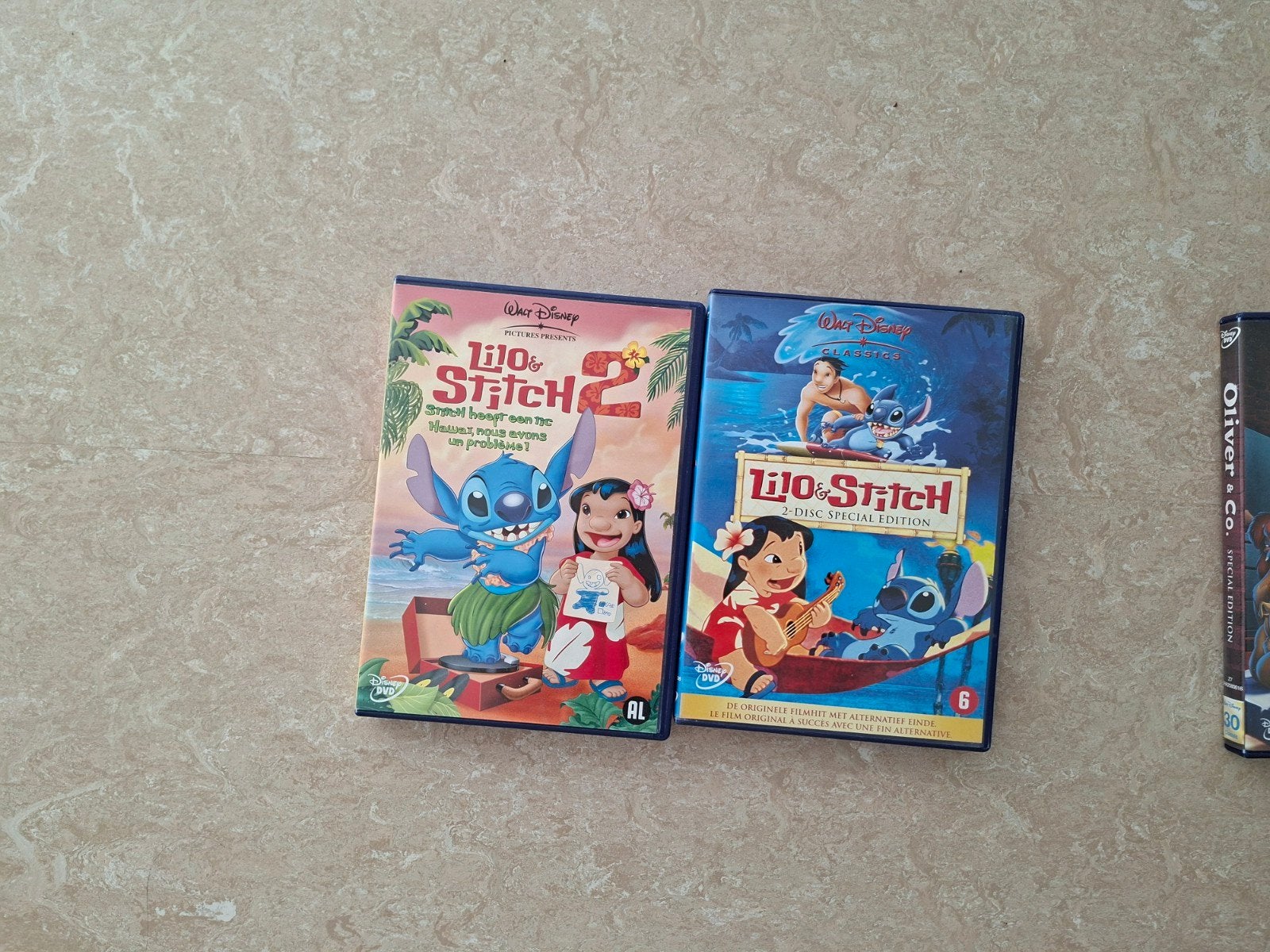 Disney Lilo en Stich deel 1 en Lilo en Stich deel 2, Ophalen of Verzenden, Zo goed als nieuw, Verhaal of Sprookje