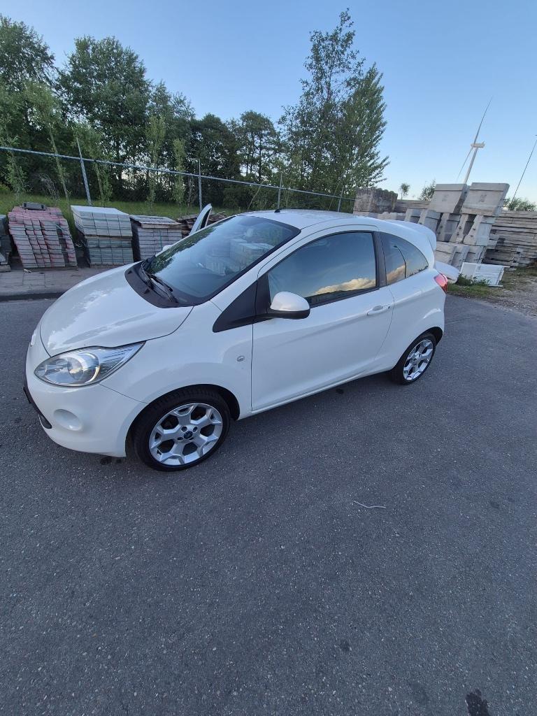 Ford Ka 1.2 51KW 2010 Wit, Auto's, Ford, Particulier, Ka, Benzine, B, Hatchback, Handgeschakeld, Geïmporteerd, Wit, Grijs, Voorwielaandrijving