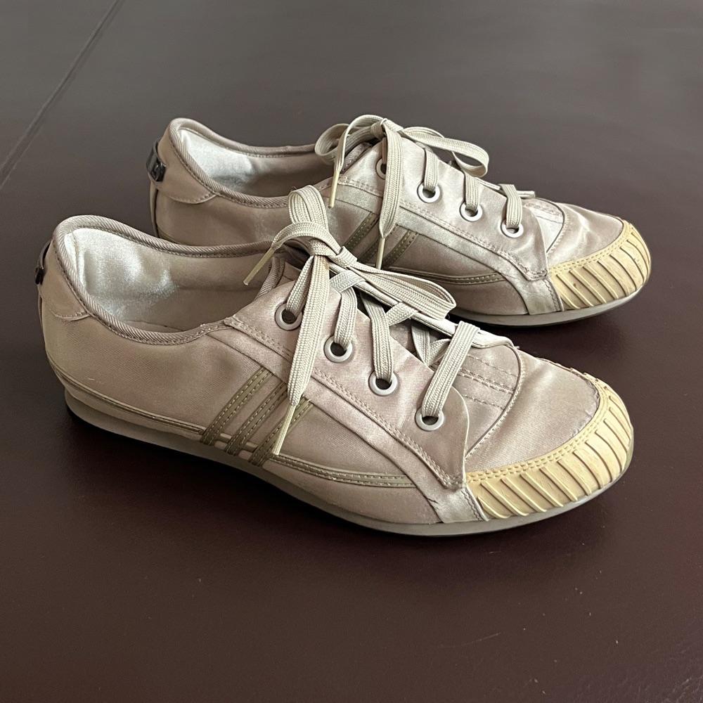 Adidas by Stella McCartney dames sneakers taupe satijn MT 39, Kleding | Dames, Schoenen, Adidas, Beige, Ophalen of Verzenden, Sneakers of Gympen