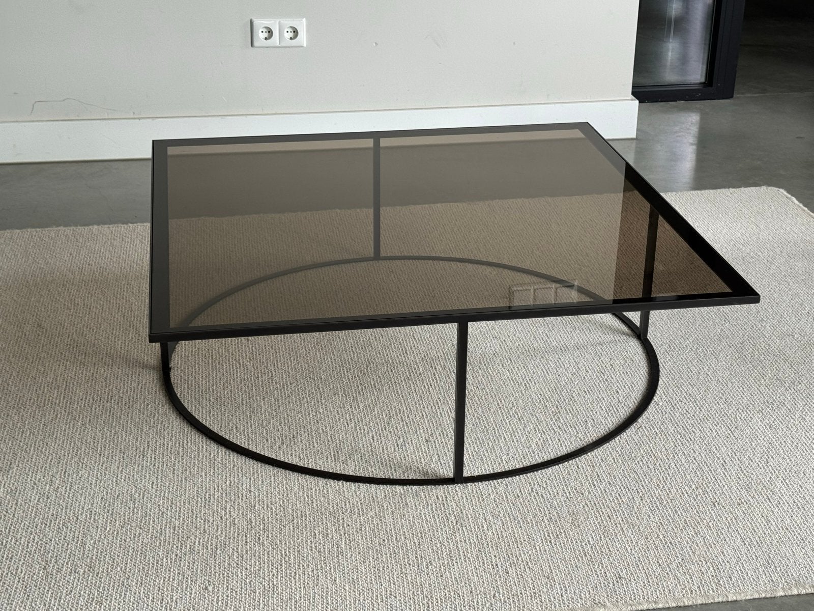 Leolux prismo Salontafel 100 x100 cm met glazen blad., Verzenden, Vierkant, 50 tot 100 cm, X