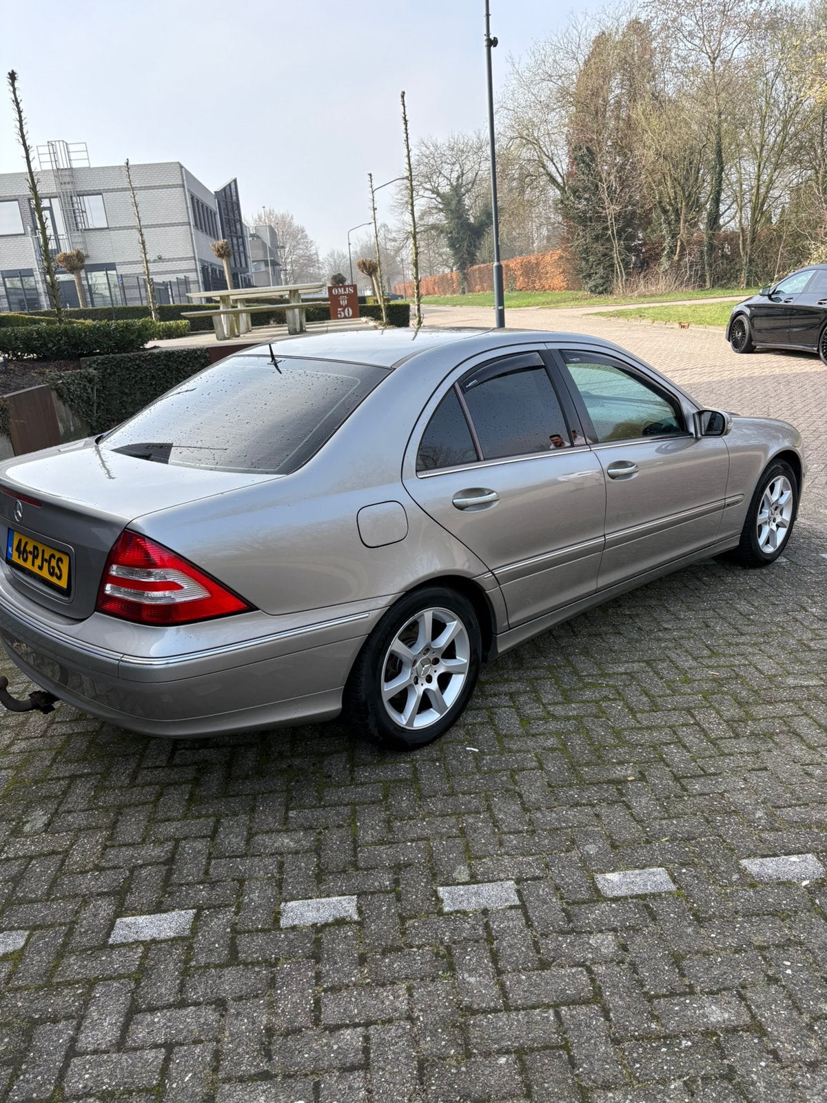 Mercedes-Benz C-Klasse 1.8 C180 Kompr Sedan 2004 Grijs, Auto's, Mercedes-Benz, Achterwielaandrijving, 1796 cc, Origineel Nederlands