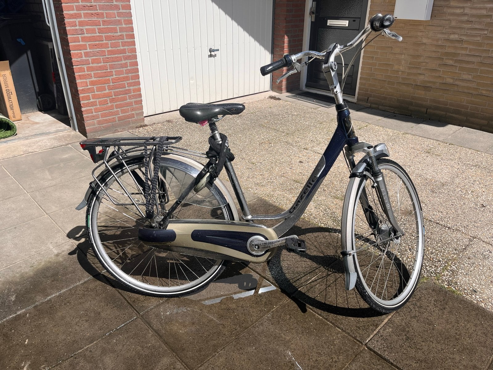 Gazelle fiets met fietstas, Fietsen en Brommers, Fietsen | Dames | Damesfietsen, Ophalen, Versnellingen, Gazelle, Trommelrem