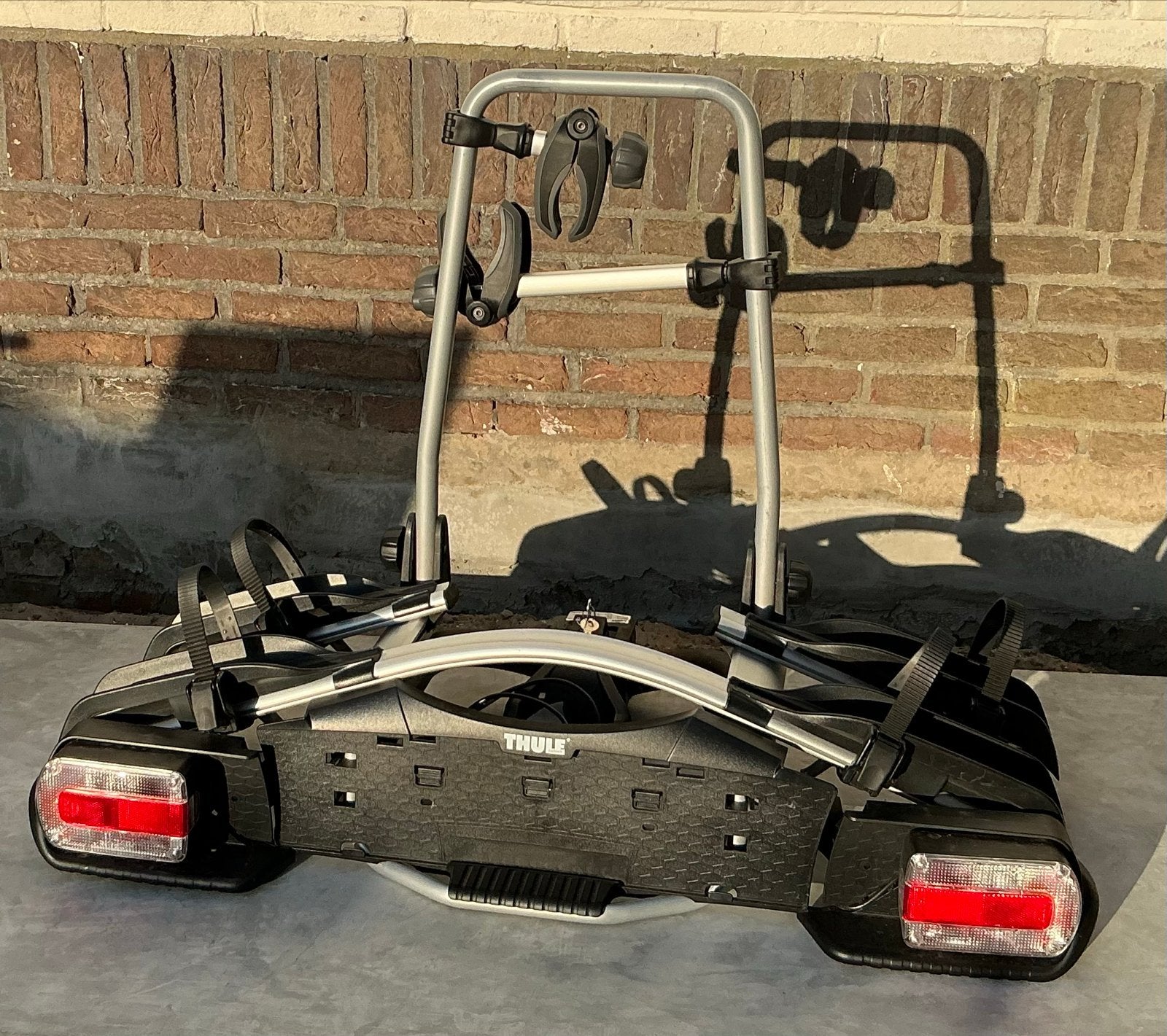 Thule EuroWay G2 921 Trekhaakdrager voor 2 fietsen, Ophalen, Brede banden, Zo goed als nieuw, 2 fietsen