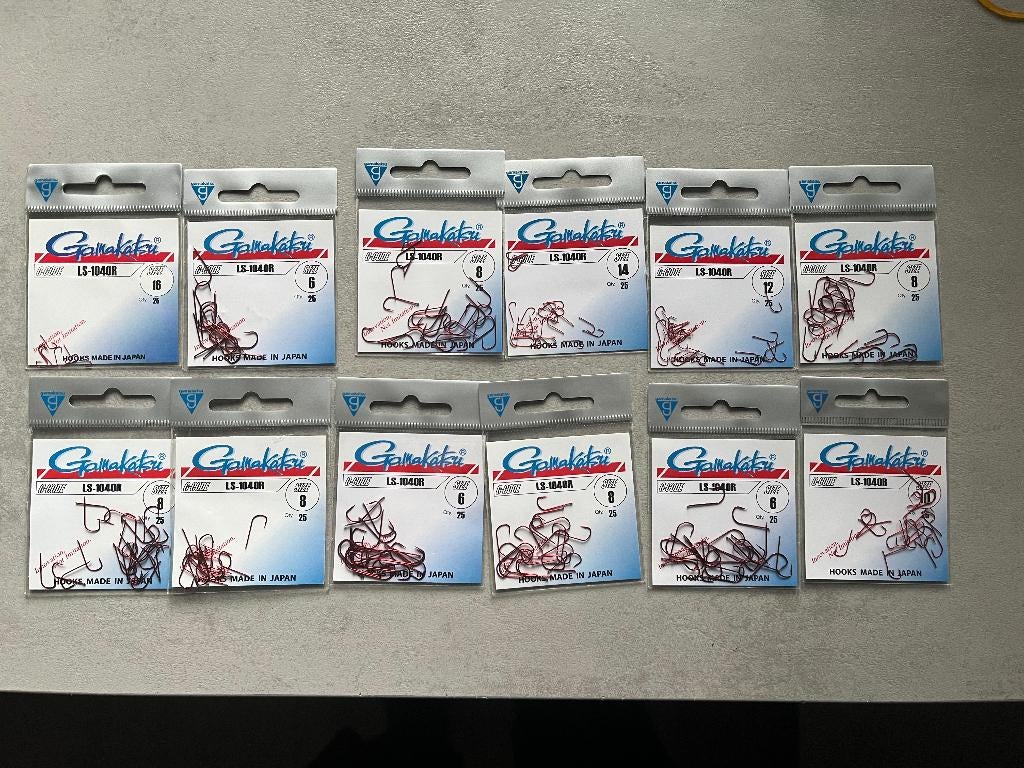 adv 105 / ZGAN  mixset 12 pakjes haakjes GAMAKATSU  1040r, Watersport en Boten, Hengelsport | Algemeen, Ophalen of Verzenden, Zo goed als nieuw
