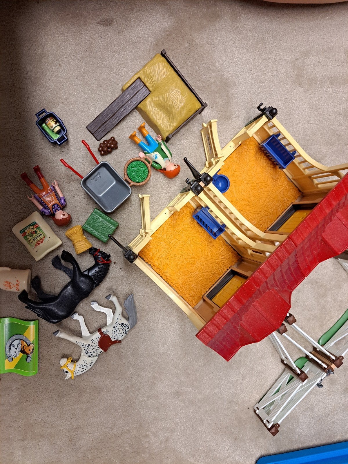 Playmobil paardenbox (x2) met toebehoren en figuren, Ophalen of Verzenden, Gebruikt, Jongen of Meisje