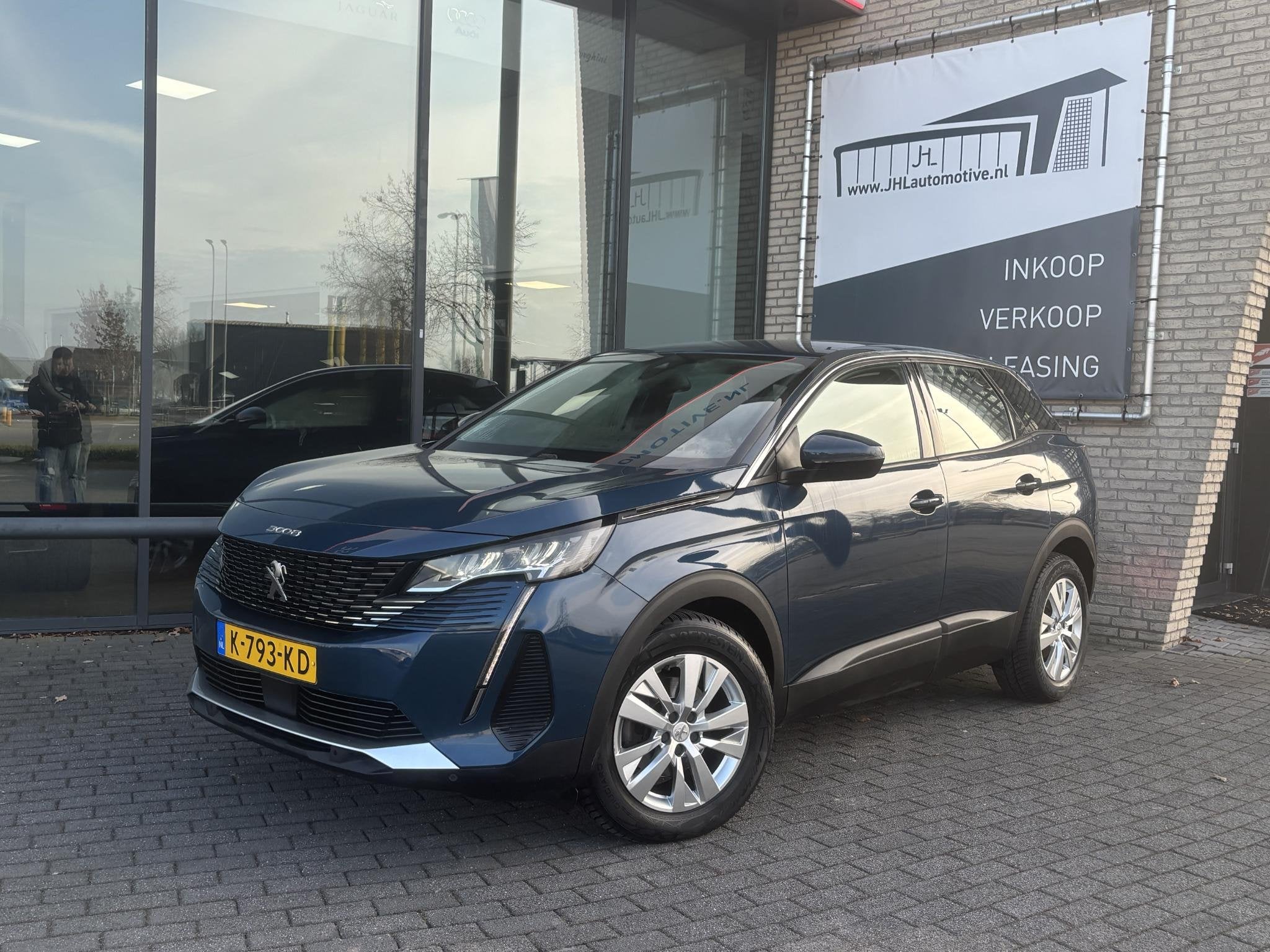 Peugeot 3008 1.2*FACELIFT*CARPLAY*NAVI*CRUISE*ECC*HAAK*CAM*L, Auto's, Voorwielaandrijving, Stof, Gebruikt, 1199 cc