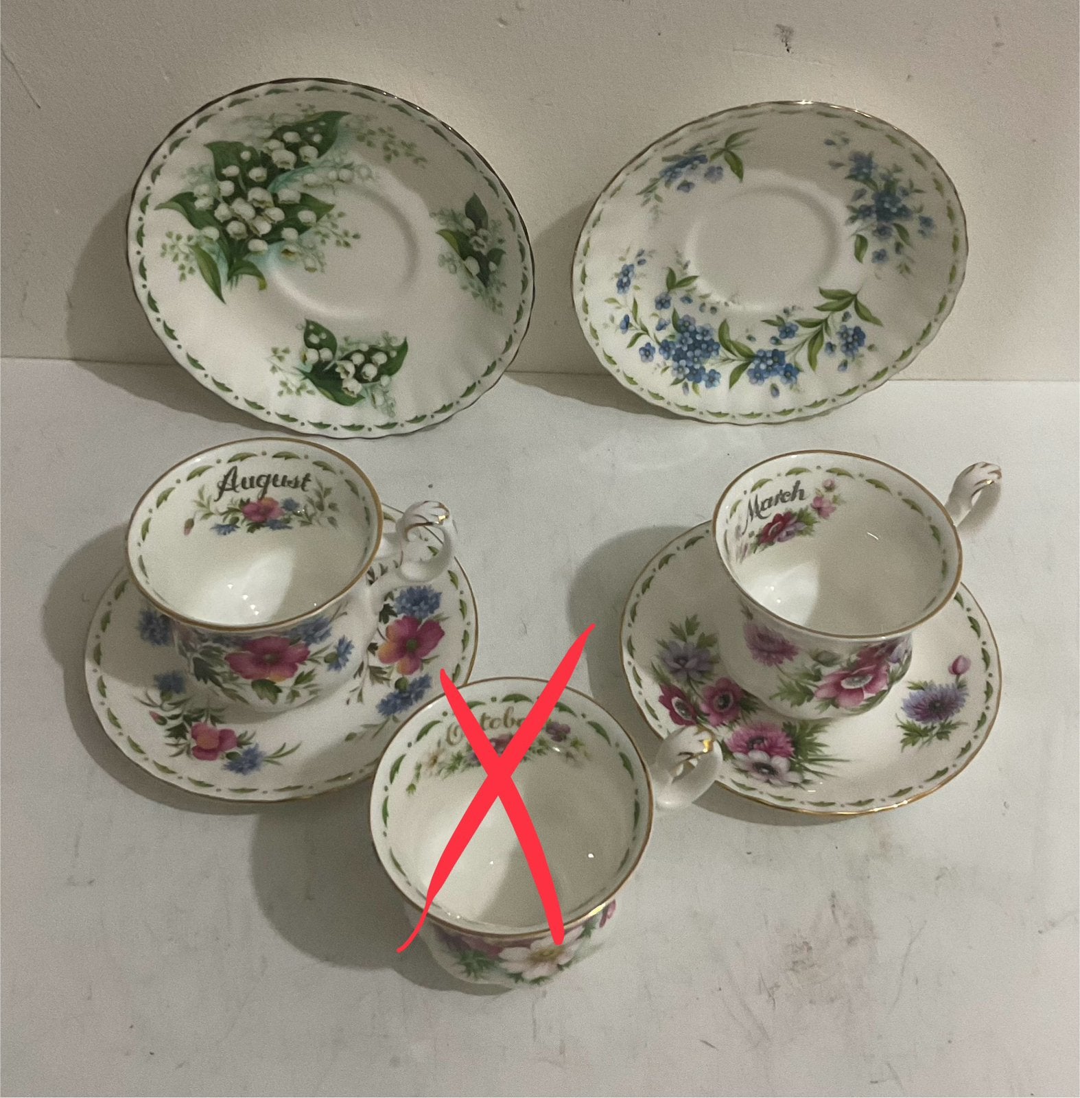 Royal Albert maanden kop en schotel; oktober verkocht, Ophalen of Verzenden