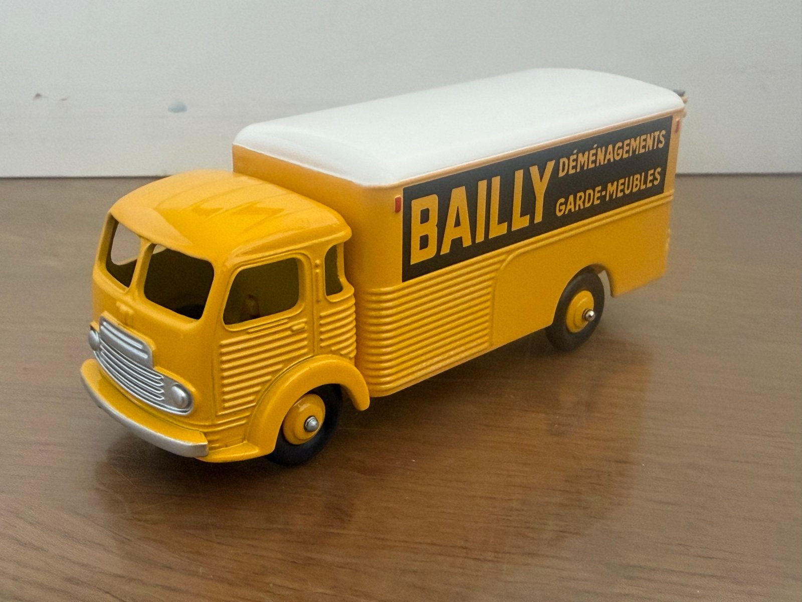 Dinky Toys Simca Cargo Bailly Verhuiswagen - Zo goed als nie, Ophalen of Verzenden, Zo goed als nieuw