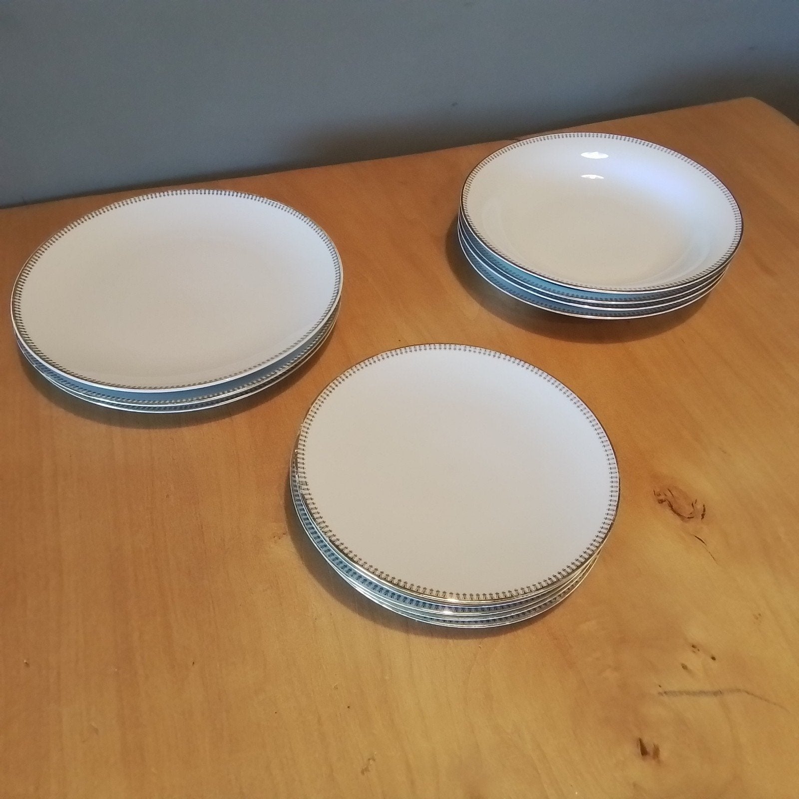 Bavaria nr 83 Porselein Servies - 12 borden versiering rand, Ophalen, Gebruikt, Bord(en)