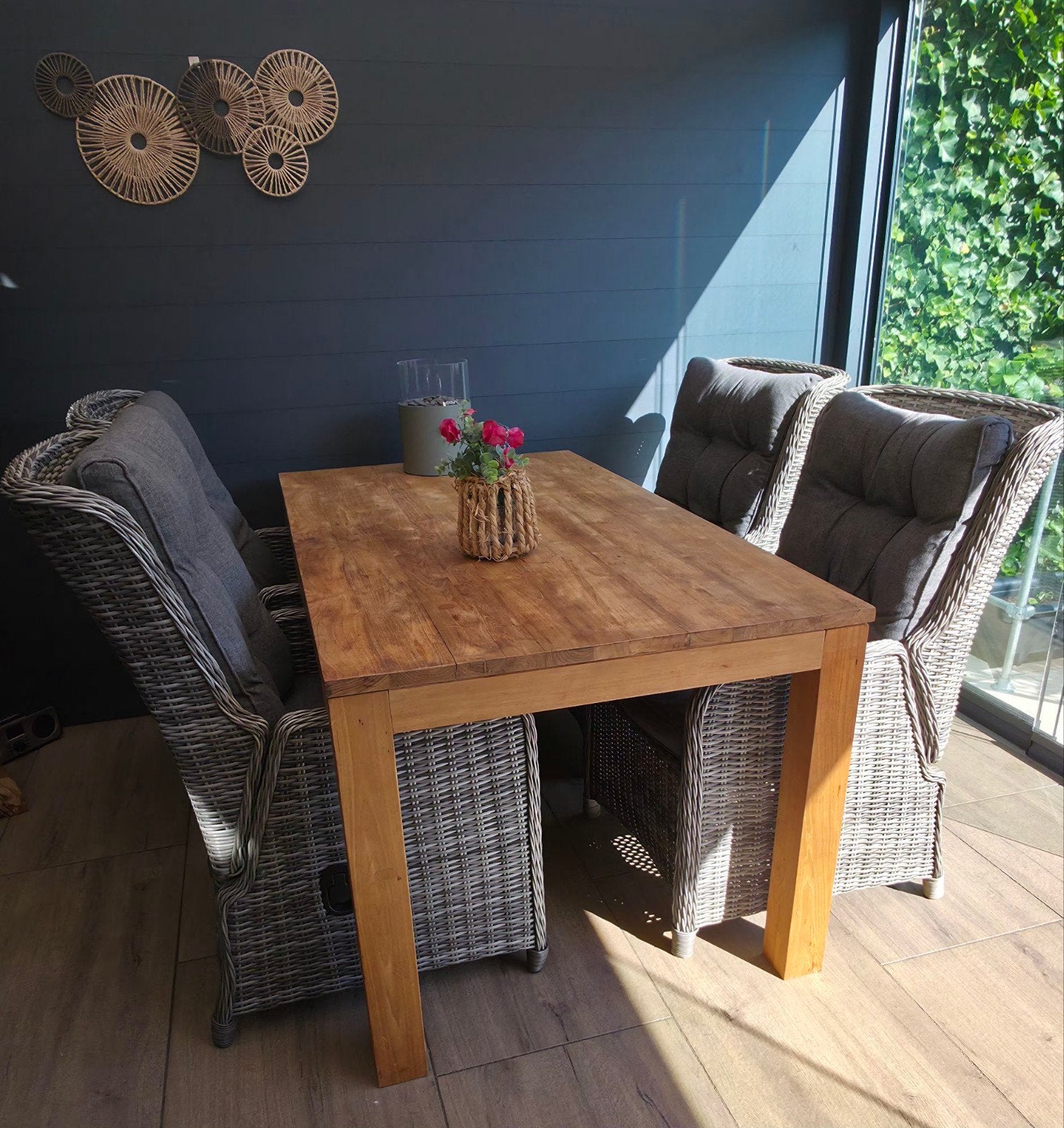 Tuinset: 4 degelijke stoelen met mooie teak tafel, Tuin en Terras, Tuinstoelen, Ophalen, Zo goed als nieuw, Wicker, Verstelbaar