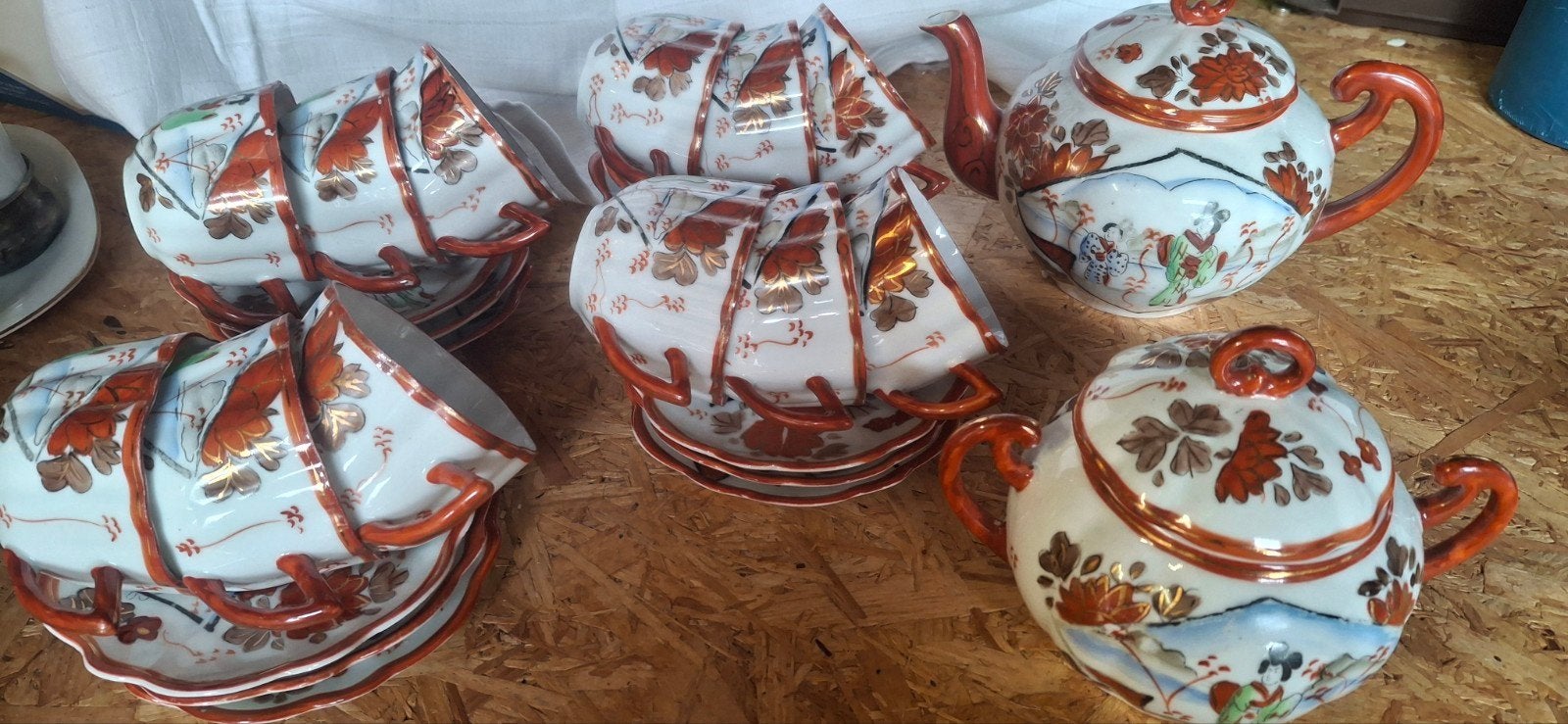 Japans servies: theepot, suikerpot en kop en schotels, Antiek en Kunst, Antiek | Porselein, Ophalen of Verzenden