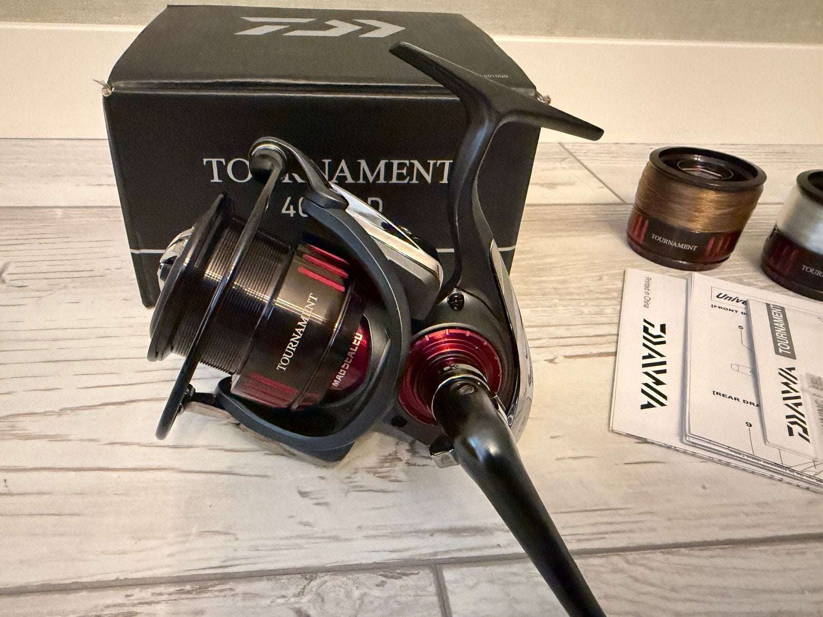 Daiwa Tournament 4010 QD incl spoelen NIEUW ONGEBRUIKT, Ophalen of Verzenden, Nieuw, Molen