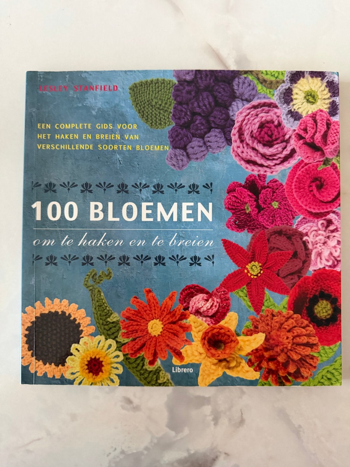 100 Bloemen om te haken en te breien - Boek, Boeken, Ophalen of Verzenden, Gelezen, Breien en Haken