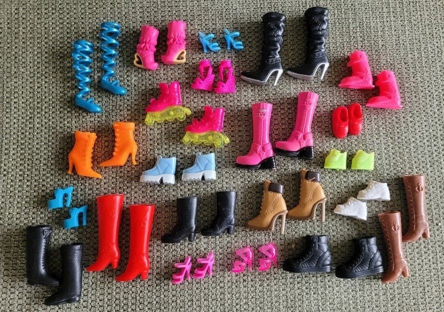 22 compkete paren vintage Barbie schoentjes en laarsjes, Ophalen of Verzenden, Zo goed als nieuw, Barbie