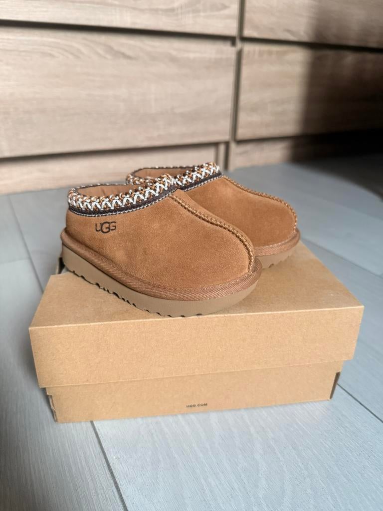 Uggs maat 22, Kleding | Dames, Schoenen, Ophalen of Verzenden, Zo goed als nieuw, Zwart