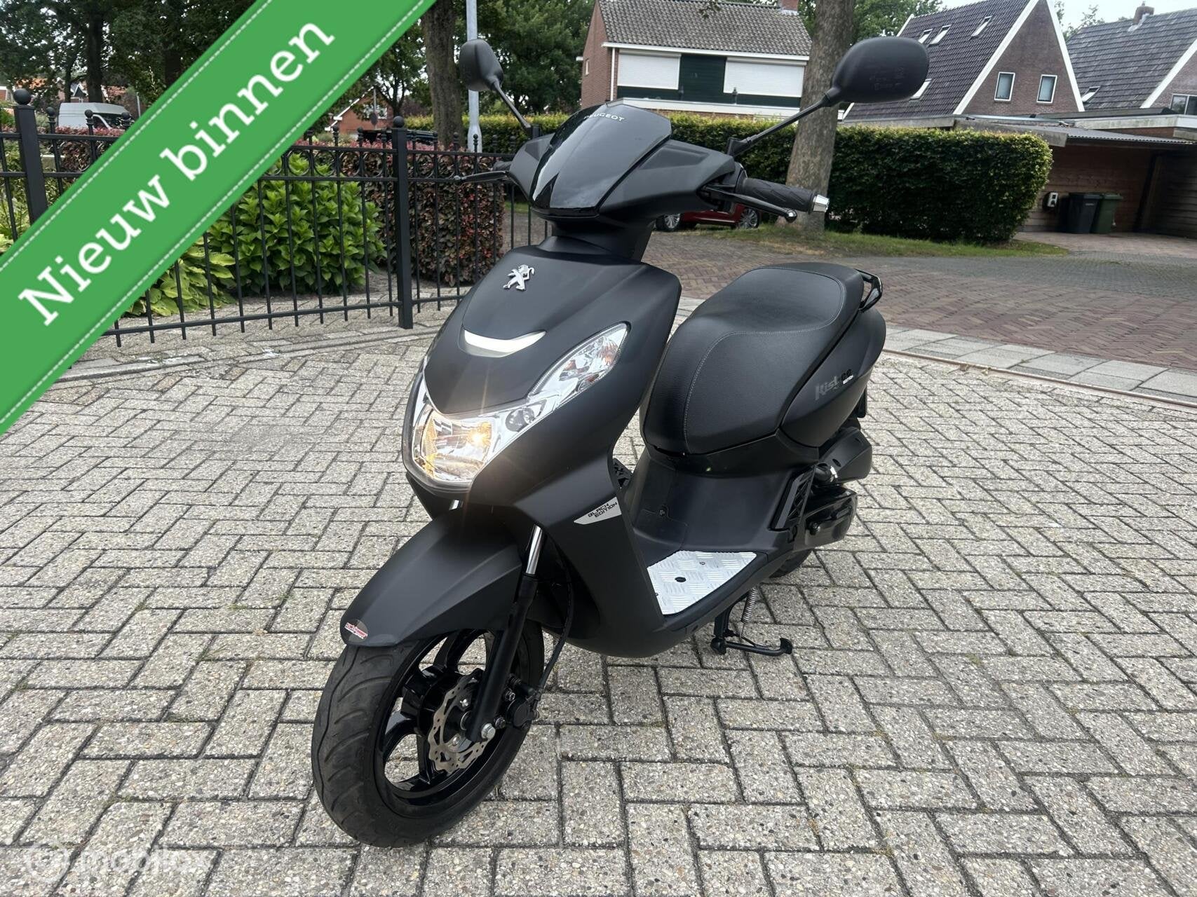 Peugeot Snorscooter Kisbee Active Black Edition 1e Eigenaar, Gebruikt, Benzine, Peugeot, Peugeot