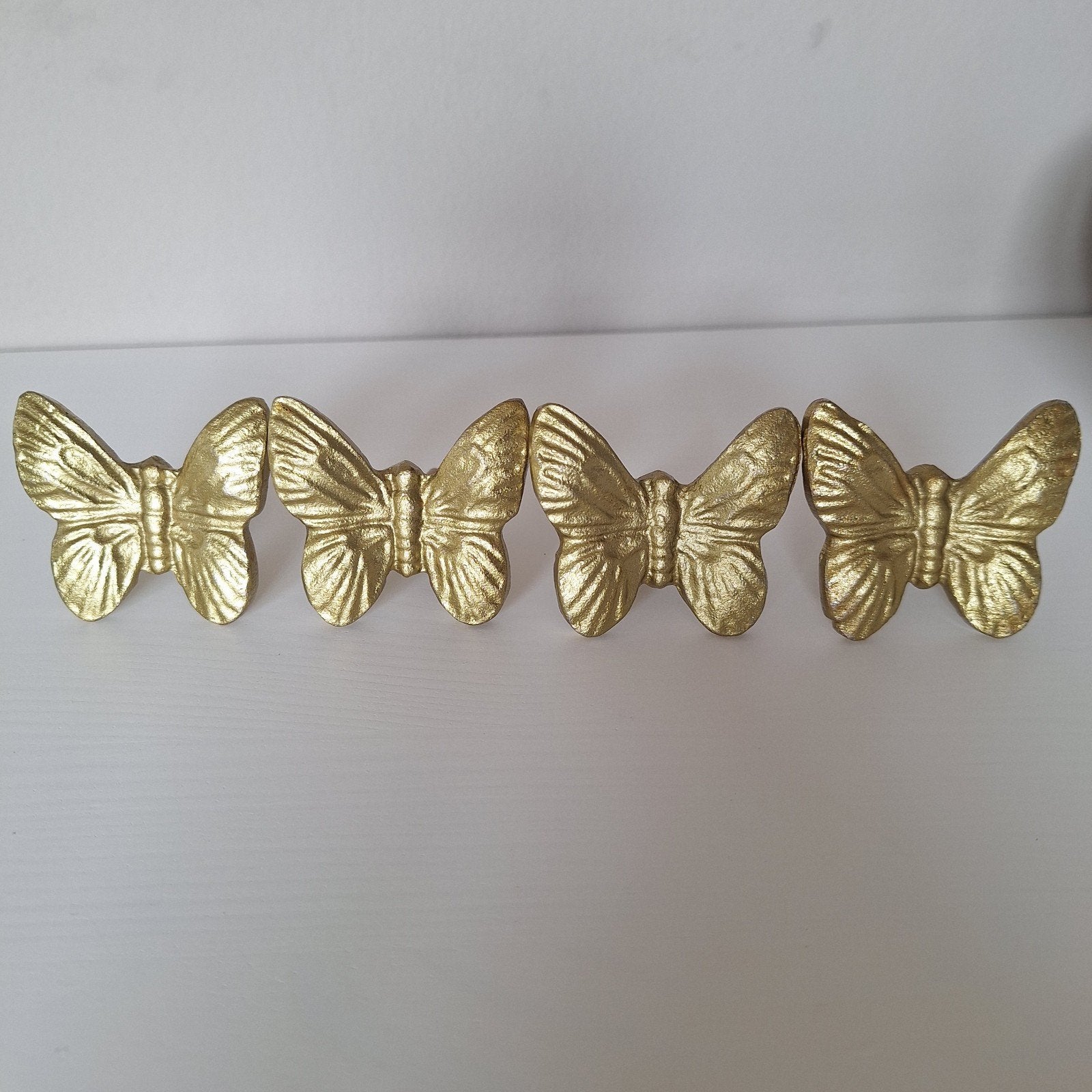 4 Gouden Vlindervormige Kastknoppen, Overige stijlen, Ophalen of Verzenden, Zo goed als nieuw, Goud