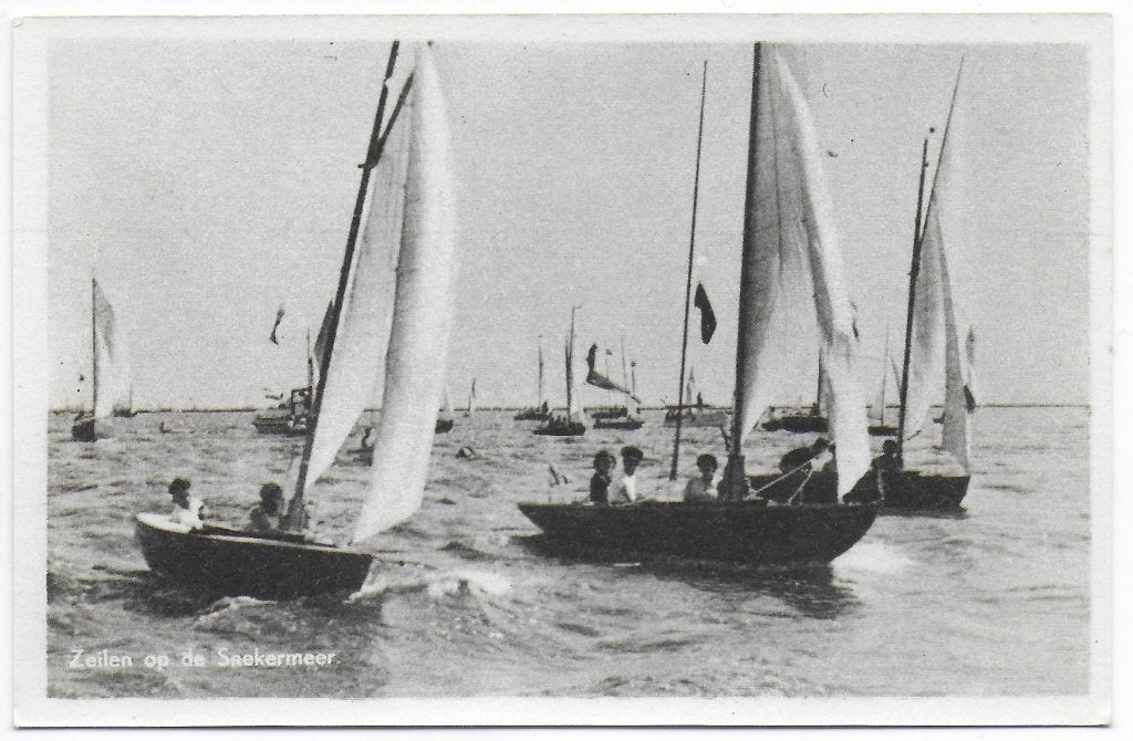 Zeilen op het Sneekermeer oude ongelopen ansichtkaart B7108, Ophalen of Verzenden, 1940 tot 1960, Ongelopen