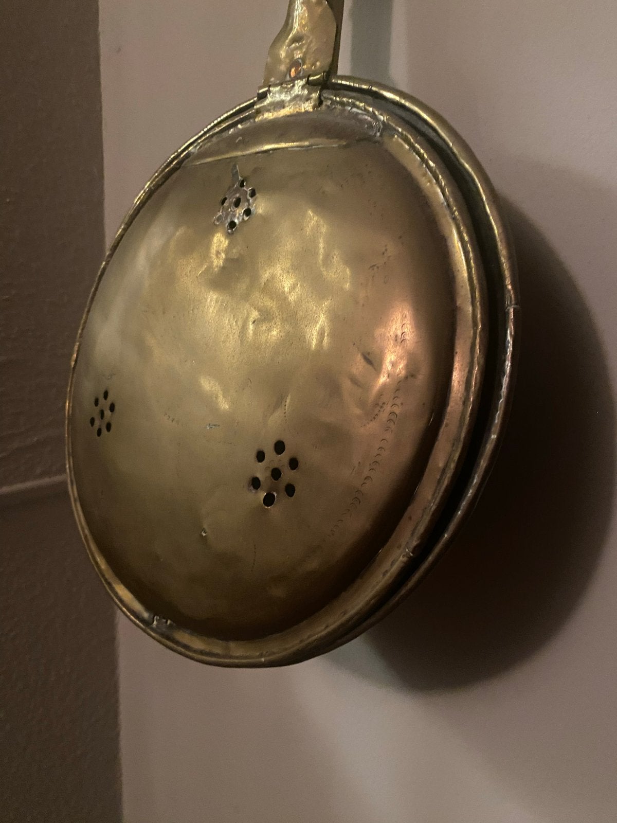 Antieke koperen beddenpan met houten steel (ca. 1880-1930), Ophalen of Verzenden