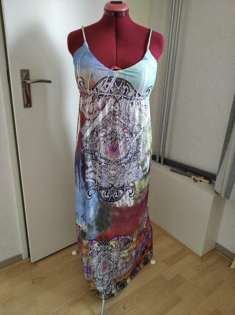 Lange jurk Elléa Paris met strass en spagettibandjes, maat M, Maat 38/40 (M), Meerkleurig, Ophalen of Verzenden, Zo goed als nieuw