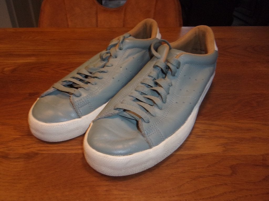 2 Paar sneakers maat 42 ,Adidas, Pantofola dÓra, Overige kleuren, ADIDAS PANTOFOLA D'ORA, Ophalen of Verzenden, Sneakers of Gympen