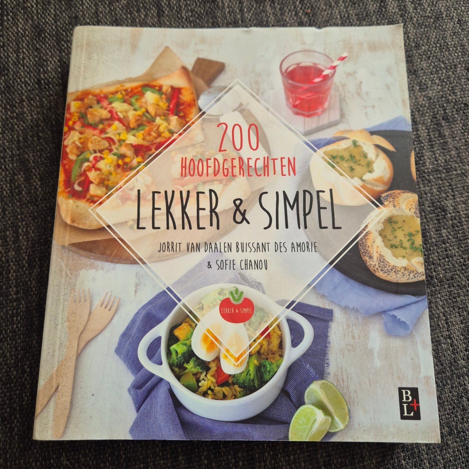 200 Hoofdgerechten Lekker & Simpel - Kookboek, Boeken, Kookboeken, Hoofdgerechten, Ophalen of Verzenden, Zo goed als nieuw, Jorrit van Drale en Sofie Chanou