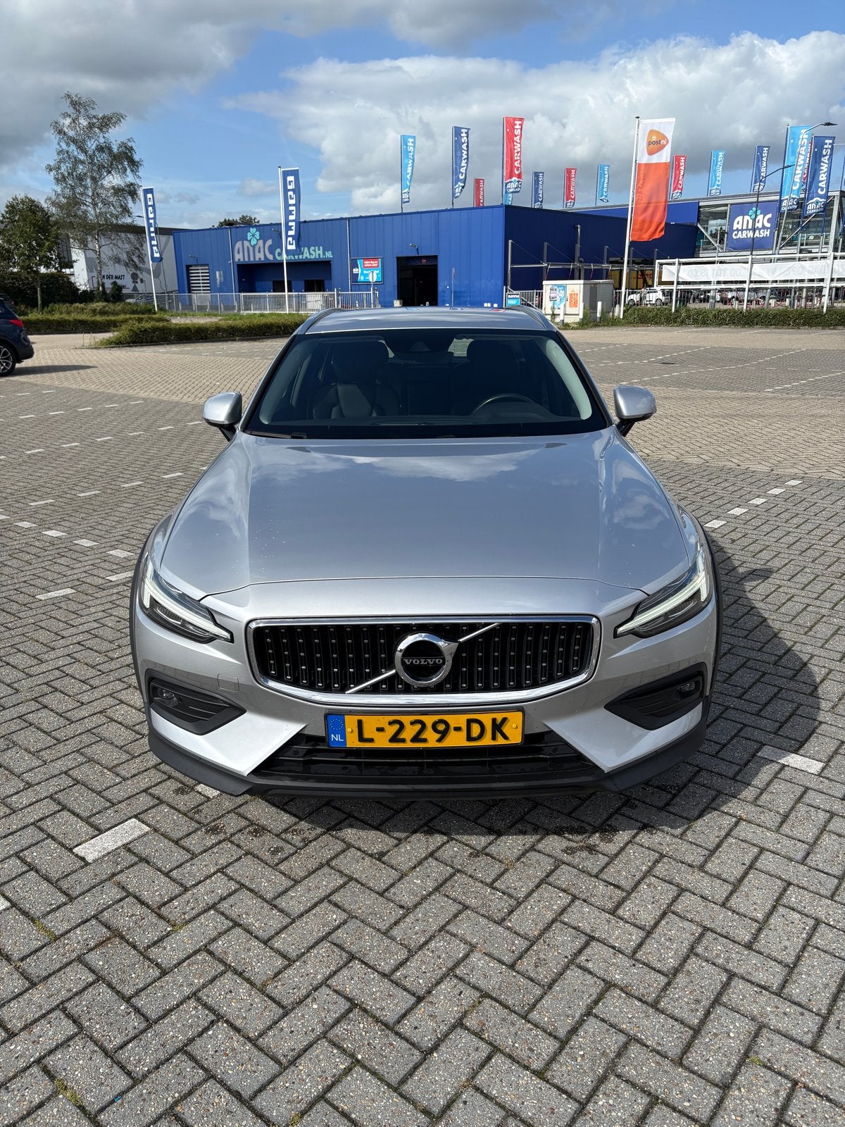 Volvo V60 Cross Country B5 AWD Business Pro | Leder | Trek, Auto's, 1800 kg, 4 cilinders, 1969 cc, Origineel Nederlands