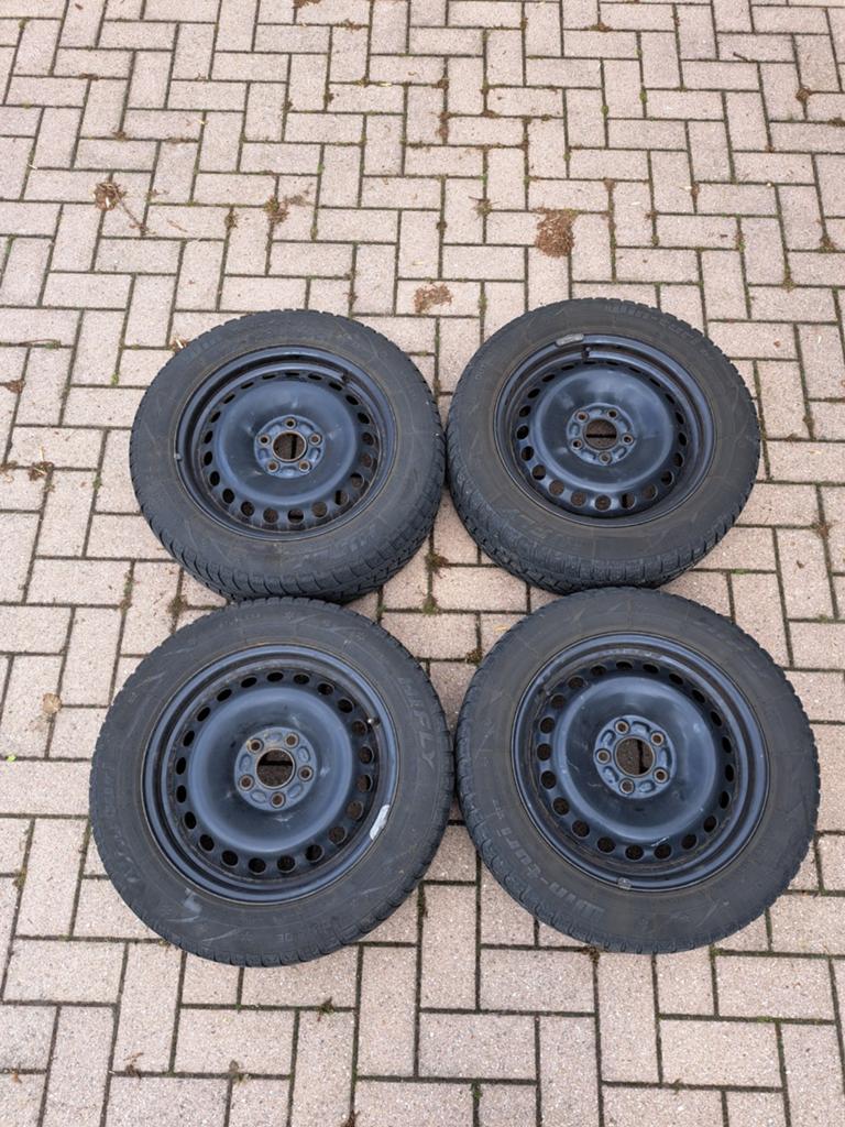 Winterbanden (versleten 4 mm) op velg Ford Focus 2017 Wagon, Ophalen, Gebruikt