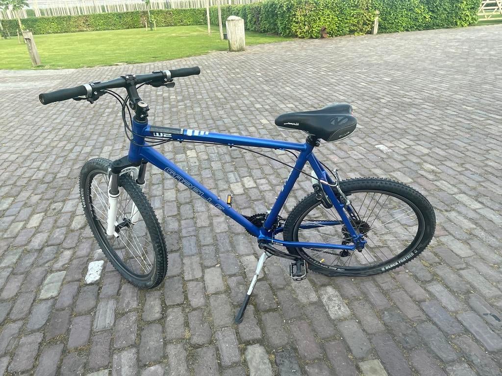 Gazelle fiets met lekke achterband, Ophalen, 28 inch, Gebruikt, Vering