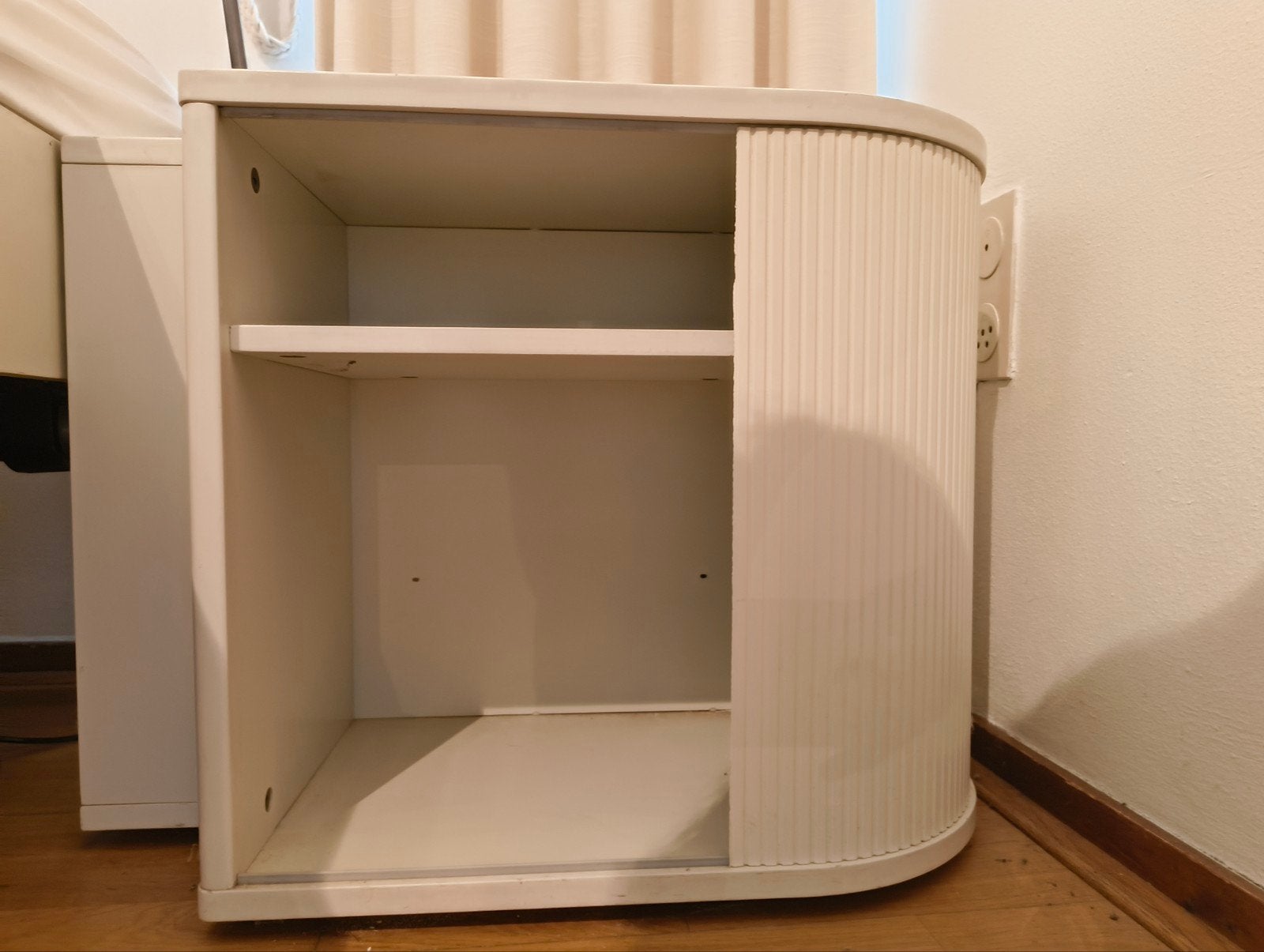 auping auronde 2 Nachtkastjes met rolluik - Crème wit, Ophalen, Overige materialen, Gebruikt, 55 tot 70 cm