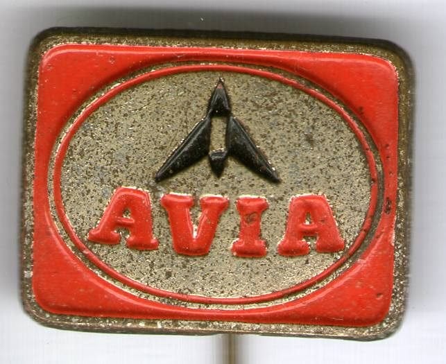 AVIA zilverkleurig/blik brandst0f speldje ( M_011), Verzamelen, Speldjes, Pins en Buttons, Verzenden, Zo goed als nieuw, Transport