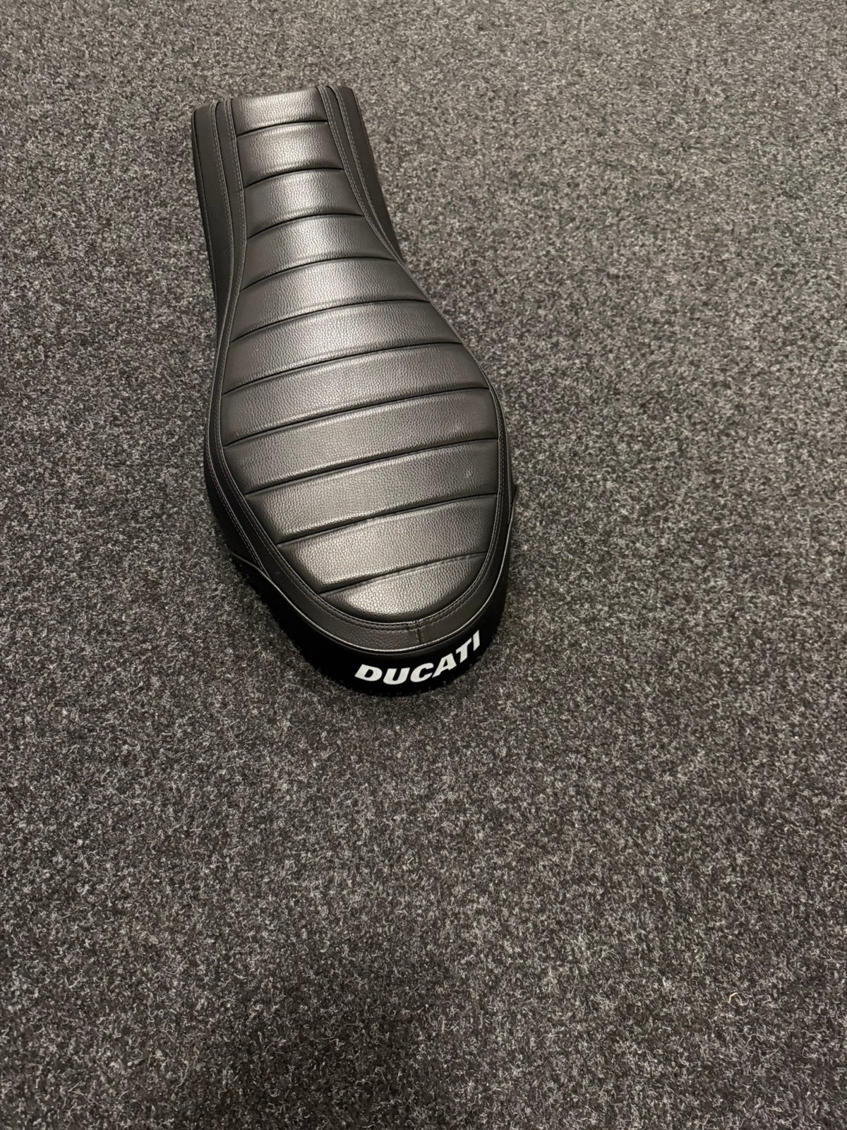 Ducati Scrambler buddyseat +kenteken plaat houder, Ophalen of Verzenden, Nieuw