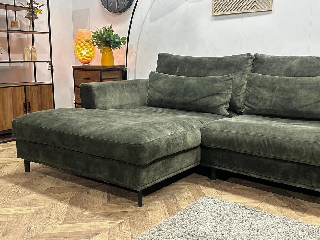 Nette velvet groene hoekbank, 300cm breed, 5 jaar oud, Huis en Inrichting, Hoekbank, 300 cm of meer, Ophalen of Verzenden, Zo goed als nieuw