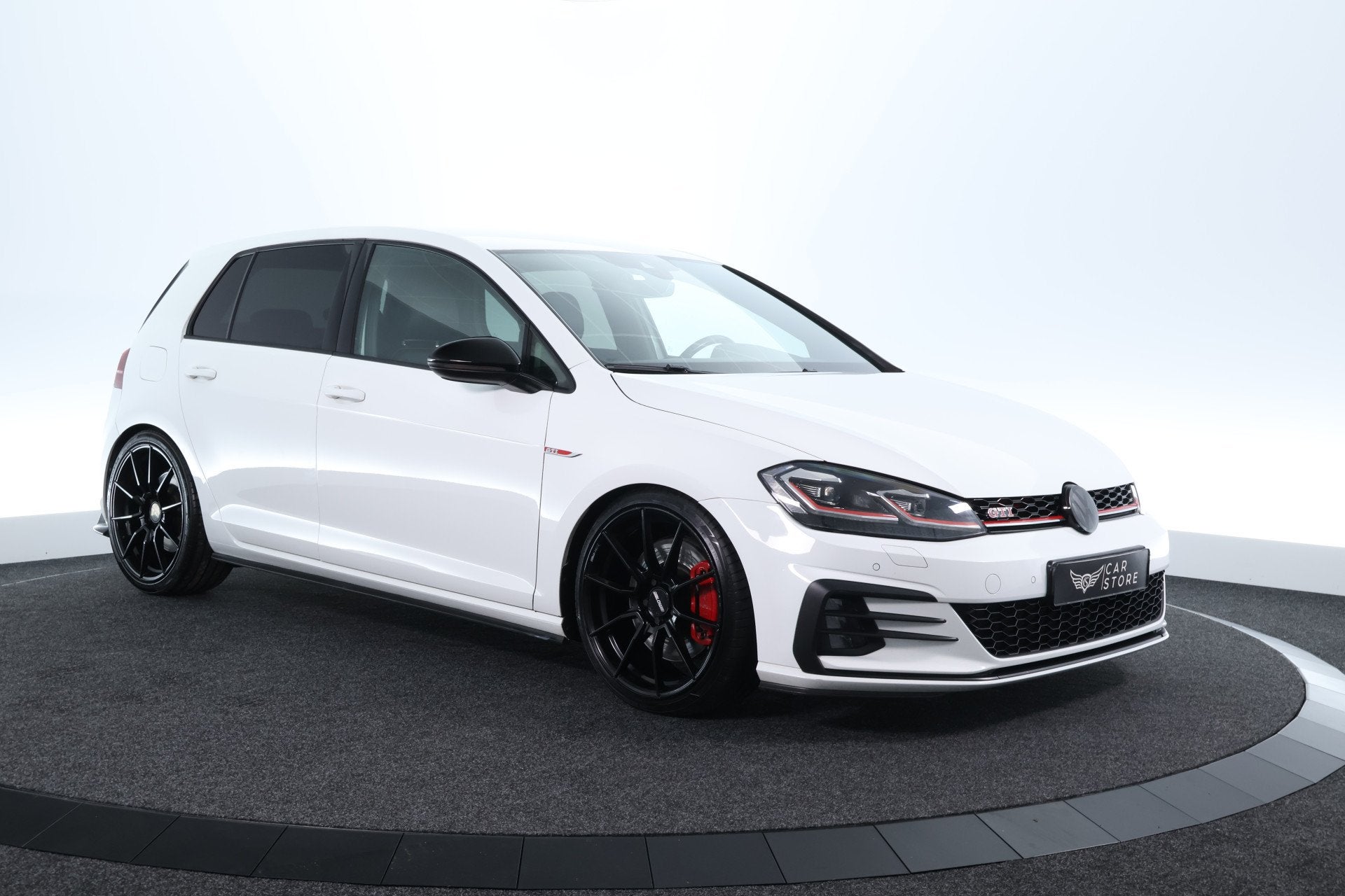 Volkswagen Golf 2.0 TSI GTI Performance |LEDER|CARPLAY|VIRTU, Gebruikt, Euro 6, 4 cilinders, 1984 cc