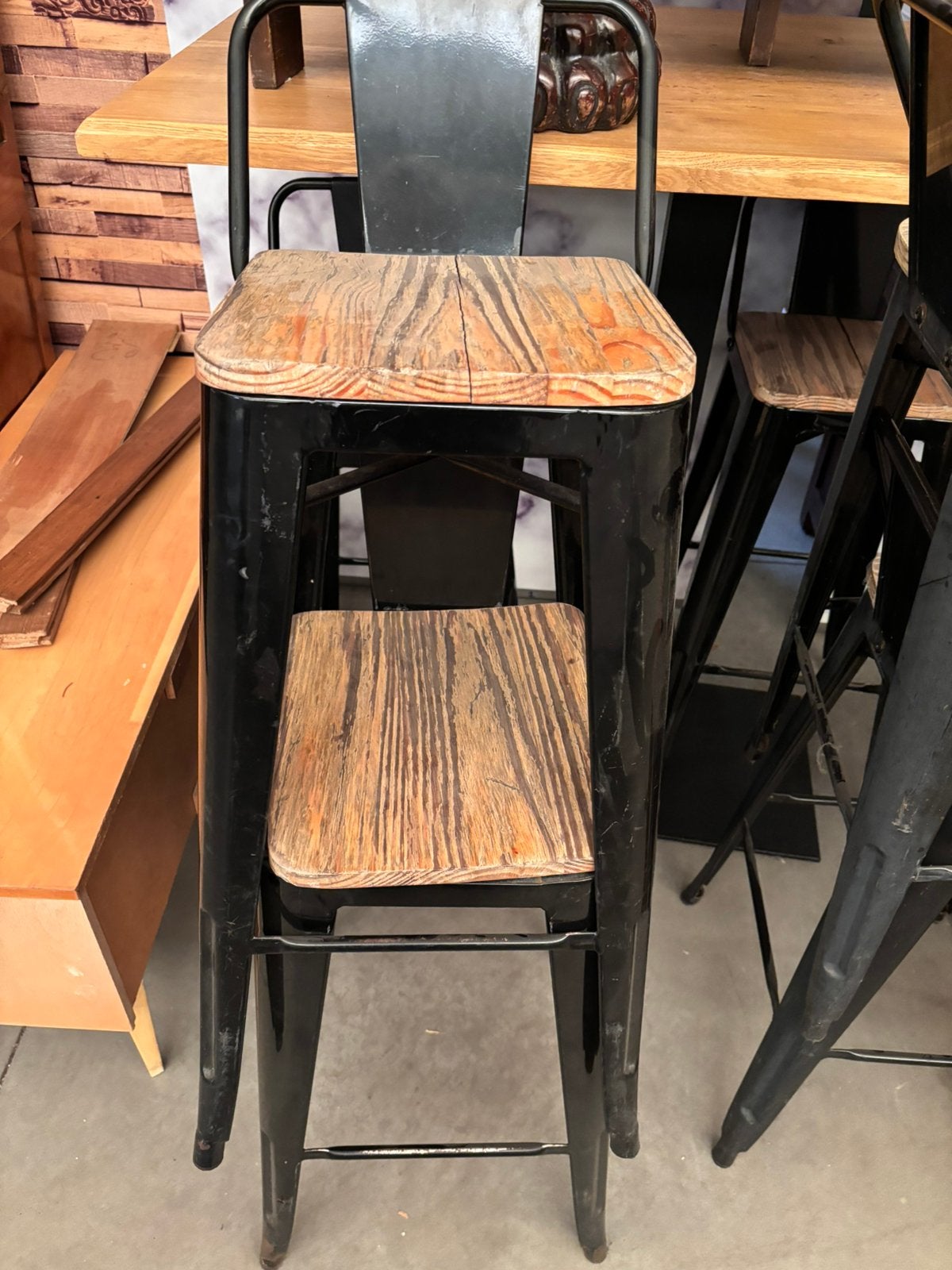 Barkruk / barkrukken Tolix stijl, Ophalen, Studio Larilo, Met voetsteun, 60 tot 90 cm
