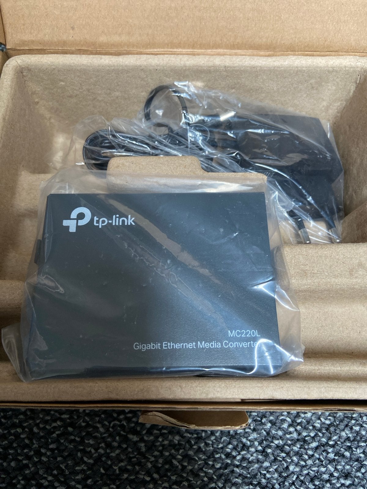 TP-Link MC220L Gigabit SFP Media Converter Nieuw, Computers en Software, Netwerk switches, Ophalen of Verzenden, Nieuw
