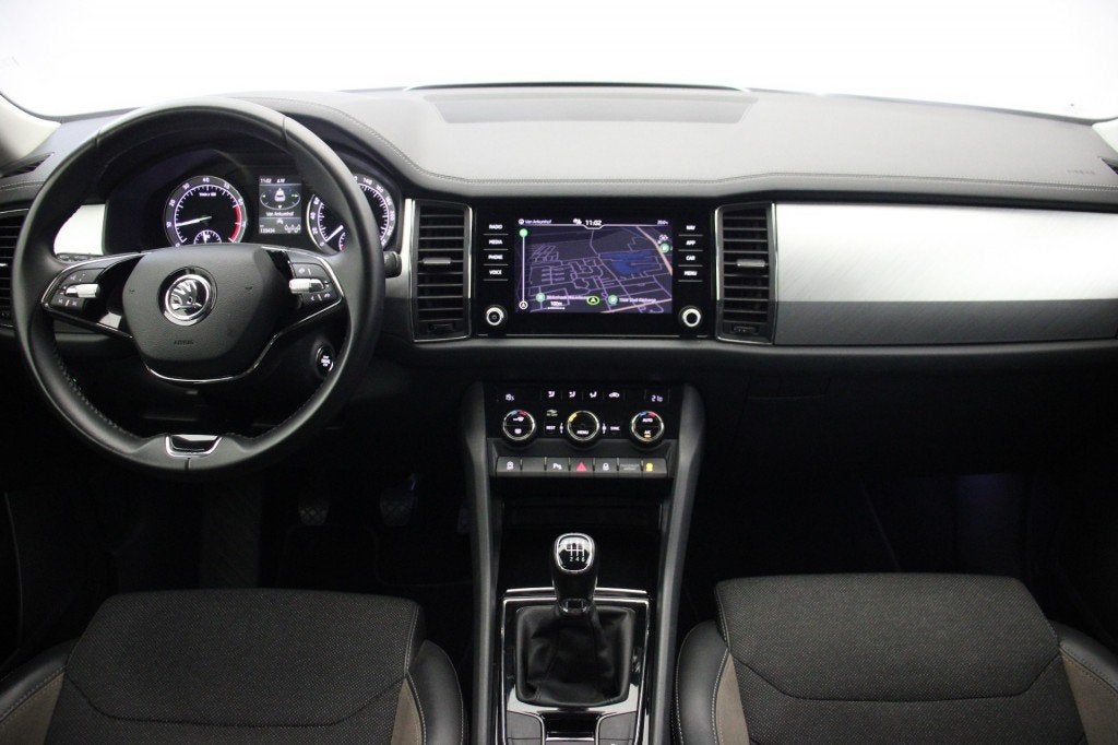 Skoda Kodiaq 1.5 TSI Business Edition 7 Persoons - Carplay,, Lichtsensor, 4 cilinders, 7 stoelen, Zwart