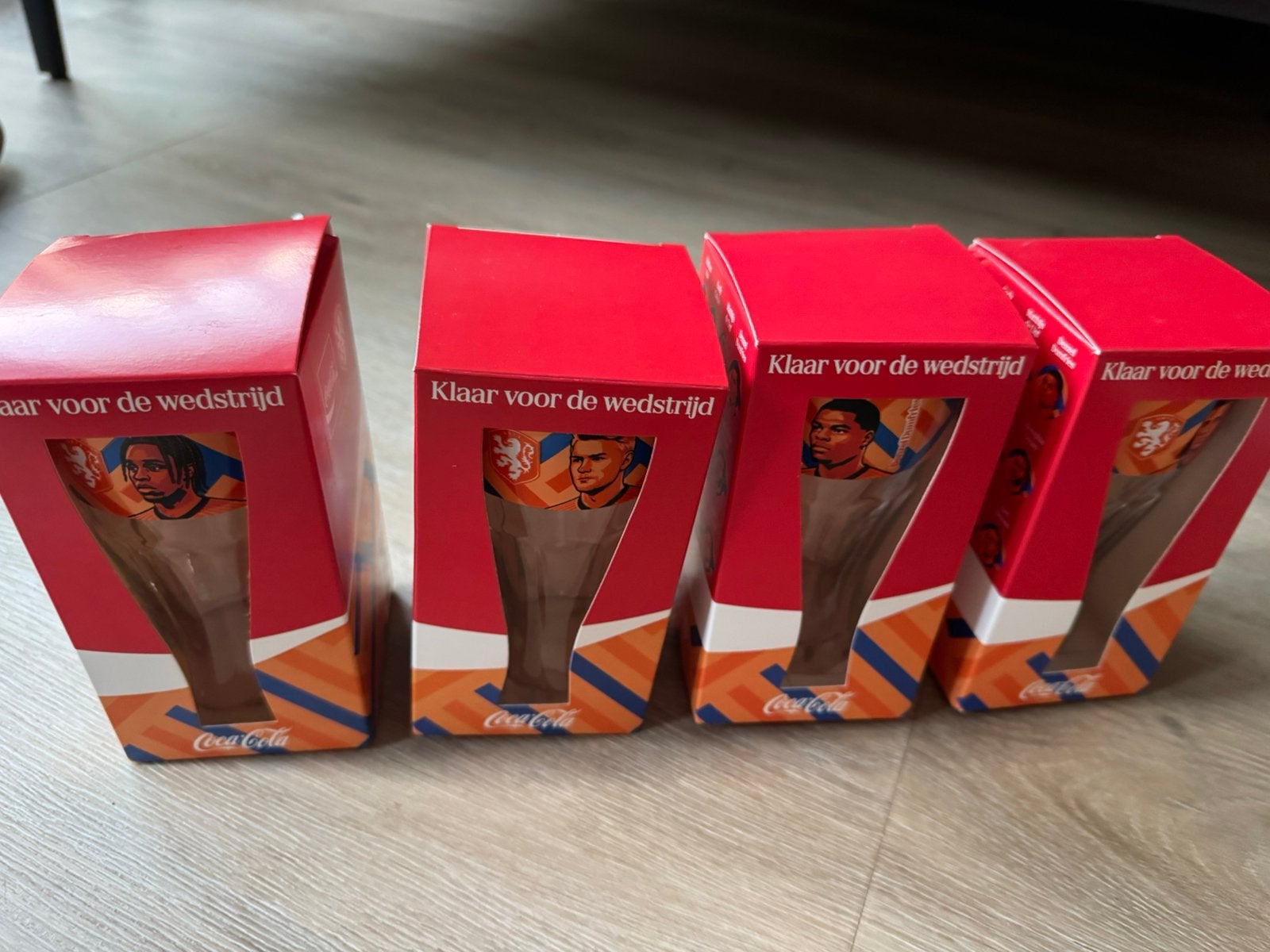 4 WK glazen, coco cola. Nieuw in doos. zie foto’s, Ophalen of Verzenden, Nieuw, Overige typen
