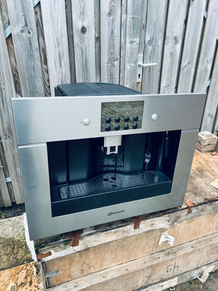 Bauknecht KM7200IN Inbouw Koffiemachine + Bezorgen !, Ophalen, Koffiemachine, Zo goed als nieuw, 2 tot 4 kopjes
