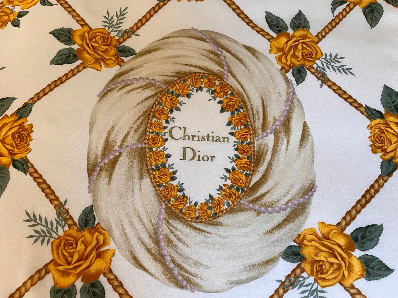 Vintage Christian Dior Zijden Sjaal, Kleding | Dames, Ophalen of Verzenden, Zo goed als nieuw, Maat 46/48 (XL) of groter, Sjaal