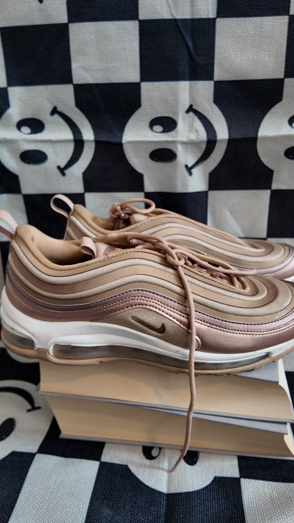 Nike Air Max 97 Blush / Rose Gold Trainers – EU 39 / UK 5.5, Beige, Nike, Ophalen of Verzenden, Sneakers of Gympen