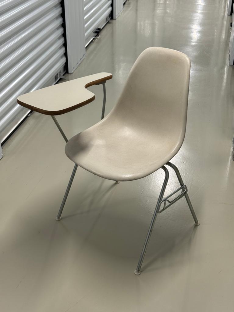 Eames herman miller kuip stoel, Ophalen, Design eames hetman miller, Wit, Zo goed als nieuw