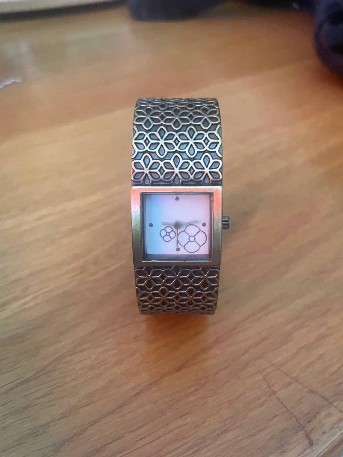 Nooit gebruikt goudkleurig armband horloge, Ophalen of Verzenden, Nieuw, Goud
