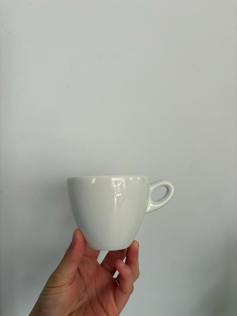 15 stuks witte cappuccino kopjes - Walküre Germany, Huis en Inrichting, Ophalen of Verzenden, Zo goed als nieuw, Effen, Kop(pen) en/of Schotel(s)