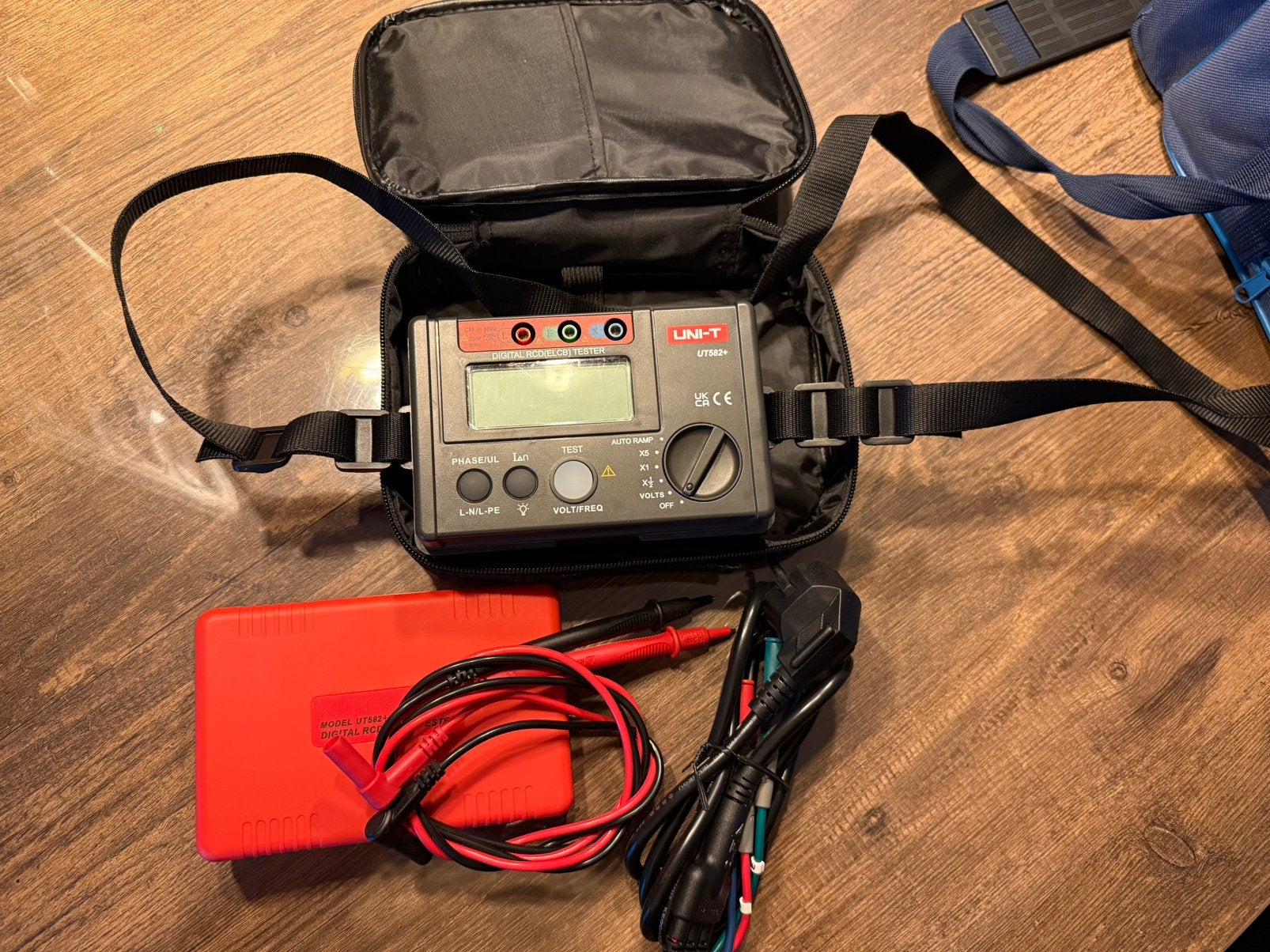 Uni-T UT582+ aardlekschakelaar tester RCD (ELCB), Doe-het-zelf en Verbouw, Meetapparatuur, Ophalen of Verzenden, Zo goed als nieuw
